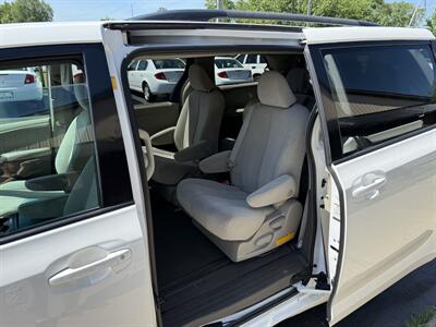 2011 Toyota Sienna LE 8-Passenger   - Photo 20 - Flushing, MI 48433