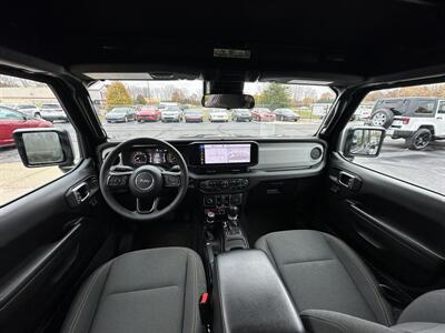 2024 Jeep Wrangler 4-Door Willys   - Photo 19 - Flushing, MI 48433