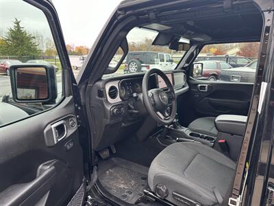 2024 Jeep Wrangler 4-Door Willys   - Photo 11 - Flushing, MI 48433