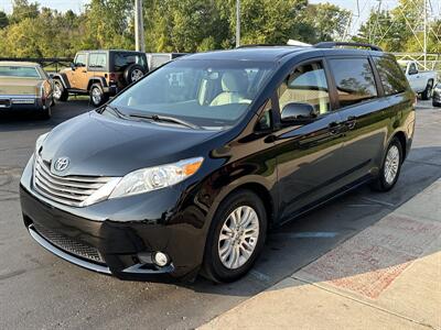 2013 Toyota Sienna XLE 8-Passenger   - Photo 3 - Flushing, MI 48433