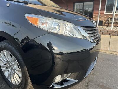 2013 Toyota Sienna XLE 8-Passenger   - Photo 32 - Flushing, MI 48433