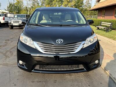 2013 Toyota Sienna XLE 8-Passenger   - Photo 2 - Flushing, MI 48433