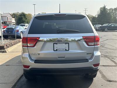 2013 Jeep Grand Cherokee Laredo  4WD - Photo 6 - Flushing, MI 48433