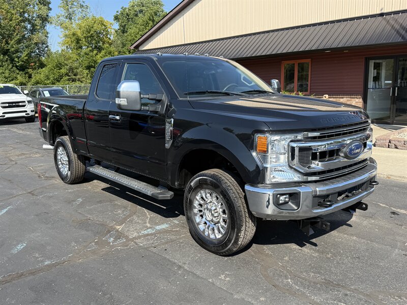 2020 Ford F-350 Super Duty XLT 4X4 - Photo 1 - Flushing, MI 48433