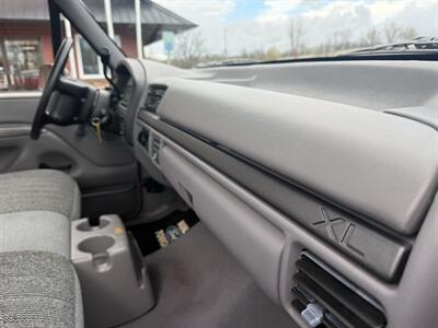 1995 Ford F-150 XL   - Photo 28 - Flushing, MI 48433