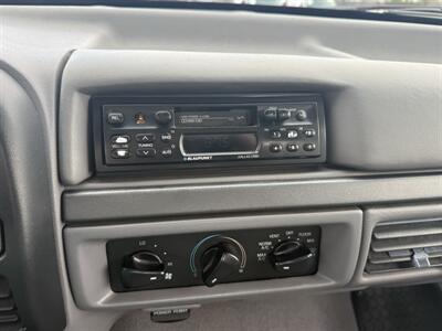 1995 Ford F-150 XL   - Photo 20 - Flushing, MI 48433