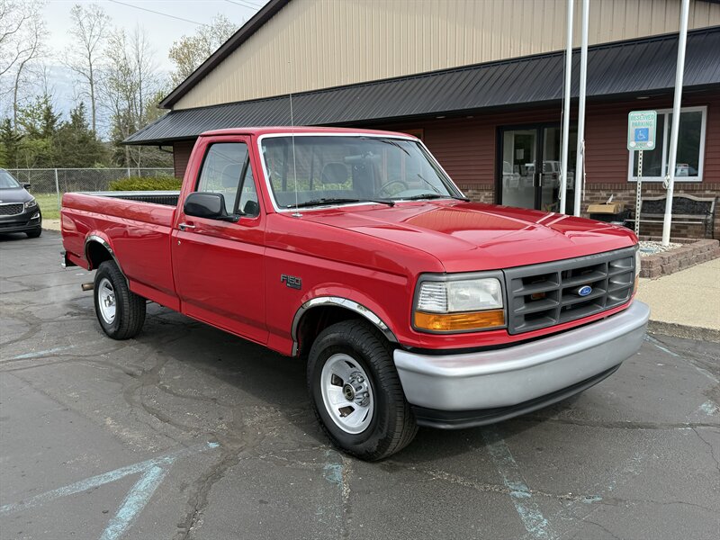 1995 Ford F-150 XL   - Photo 1 - Flushing, MI 48433