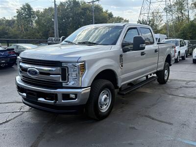 2018 Ford F-250 Super Duty XLT  Crew Cab 4X4 - Photo 2 - Flushing, MI 48433