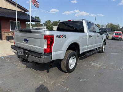2018 Ford F-250 Super Duty XLT  Crew Cab 4X4 - Photo 7 - Flushing, MI 48433