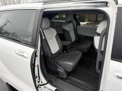2021 Toyota Sienna XLE 7-Passenger  AWD - Photo 30 - Flushing, MI 48433