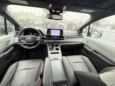 2021 Toyota Sienna XLE 7-Passenger  AWD - Photo 21 - Flushing, MI 48433