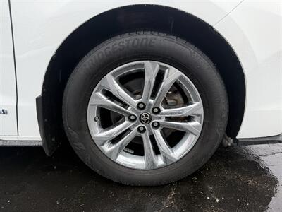 2021 Toyota Sienna XLE 7-Passenger  AWD - Photo 40 - Flushing, MI 48433