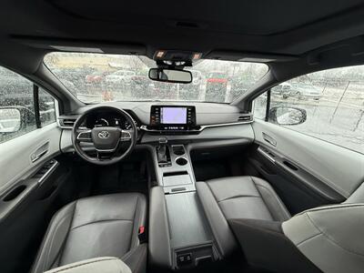 2021 Toyota Sienna XLE 7-Passenger  AWD - Photo 22 - Flushing, MI 48433