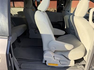 2011 Toyota Sienna Base 7-Passenger   - Photo 23 - Flushing, MI 48433