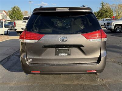 2011 Toyota Sienna Base 7-Passenger   - Photo 6 - Flushing, MI 48433