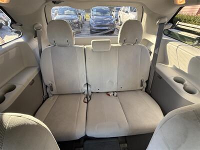 2011 Toyota Sienna Base 7-Passenger   - Photo 18 - Flushing, MI 48433