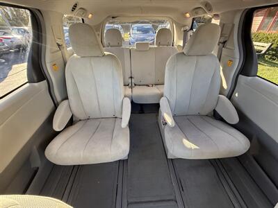 2011 Toyota Sienna Base 7-Passenger   - Photo 17 - Flushing, MI 48433