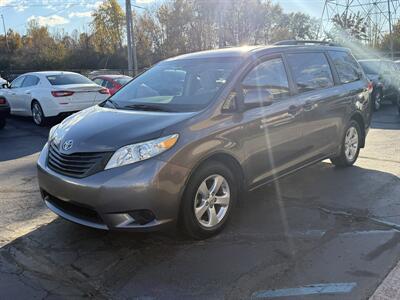 2011 Toyota Sienna Base 7-Passenger   - Photo 3 - Flushing, MI 48433