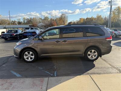 2011 Toyota Sienna Base 7-Passenger   - Photo 8 - Flushing, MI 48433