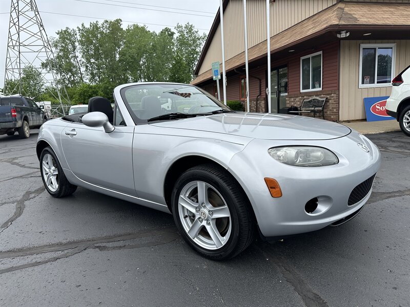 2007 Mazda MX-5 Miata SV   - Photo 1 - Flushing, MI 48433