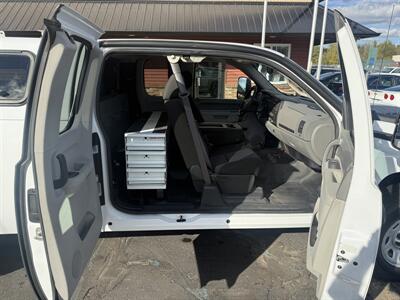 2012 Chevrolet Silverado 2500 Extended Cab  WT 4WD - Photo 15 - Flushing, MI 48433