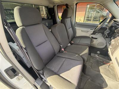 2012 Chevrolet Silverado 2500 Extended Cab  WT 4WD - Photo 11 - Flushing, MI 48433