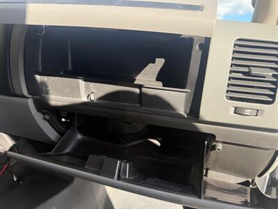 2012 Chevrolet Silverado 2500 Extended Cab  WT 4WD - Photo 13 - Flushing, MI 48433