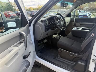 2012 Chevrolet Silverado 2500 Extended Cab  WT 4WD - Photo 32 - Flushing, MI 48433