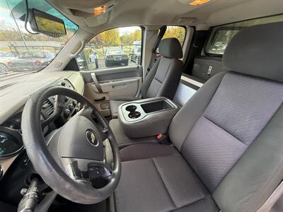 2012 Chevrolet Silverado 2500 Extended Cab  WT 4WD - Photo 31 - Flushing, MI 48433