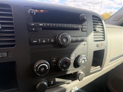 2012 Chevrolet Silverado 2500 Extended Cab  WT 4WD - Photo 25 - Flushing, MI 48433