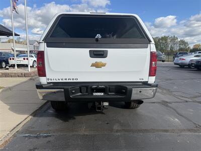 2012 Chevrolet Silverado 2500 Extended Cab  WT 4WD - Photo 4 - Flushing, MI 48433
