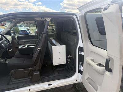 2012 Chevrolet Silverado 2500 Extended Cab  WT 4WD - Photo 30 - Flushing, MI 48433