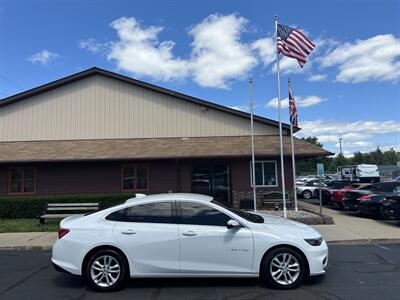 2017 Chevrolet Malibu LT   - Photo 4 - Flushing, MI 48433