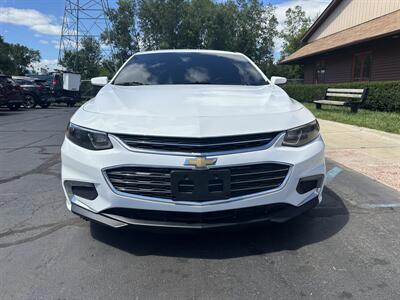 2017 Chevrolet Malibu LT   - Photo 2 - Flushing, MI 48433