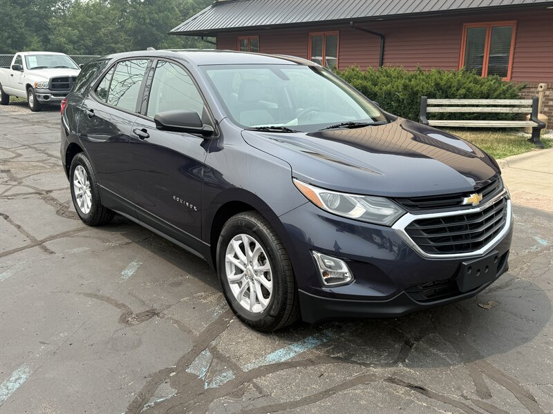 2019 Chevrolet Equinox LS  FWD - Photo 1 - Flushing, MI 48433