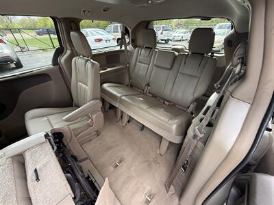 2016 Chrysler Town & Country Touring   - Photo 24 - Flushing, MI 48433