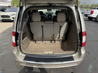 2016 Chrysler Town & Country Touring   - Photo 22 - Flushing, MI 48433
