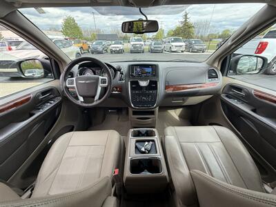 2016 Chrysler Town & Country Touring   - Photo 19 - Flushing, MI 48433