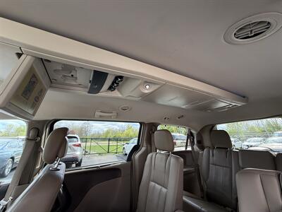 2016 Chrysler Town & Country Touring   - Photo 23 - Flushing, MI 48433