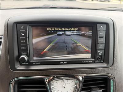 2016 Chrysler Town & Country Touring   - Photo 13 - Flushing, MI 48433