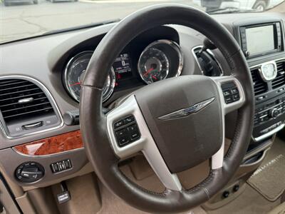 2016 Chrysler Town & Country Touring   - Photo 21 - Flushing, MI 48433