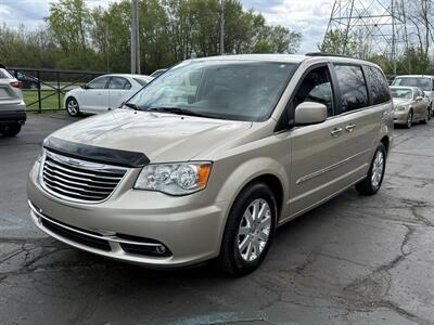 2016 Chrysler Town & Country Touring   - Photo 3 - Flushing, MI 48433
