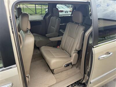 2016 Chrysler Town & Country Touring   - Photo 20 - Flushing, MI 48433