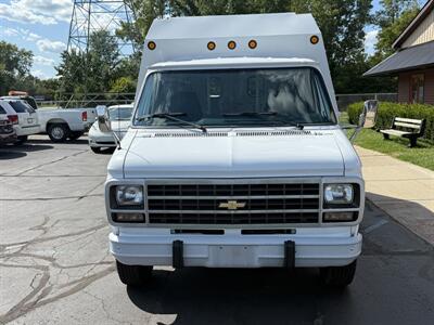 1995 Chevrolet G30 Van Reading Service Body   - Photo 6 - Flushing, MI 48433