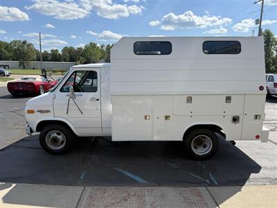1995 Chevrolet G30 Van Reading Service Body   - Photo 9 - Flushing, MI 48433
