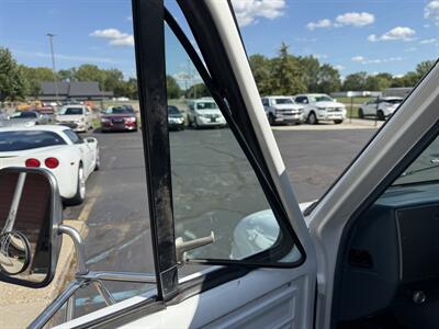 1995 Chevrolet G30 Van Reading Service Body   - Photo 18 - Flushing, MI 48433