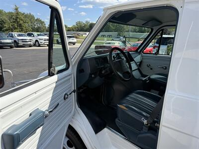 1995 Chevrolet G30 Van Reading Service Body   - Photo 11 - Flushing, MI 48433