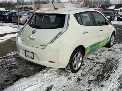 2011 Nissan LEAF SV   - Photo 6 - Flushing, MI 48433