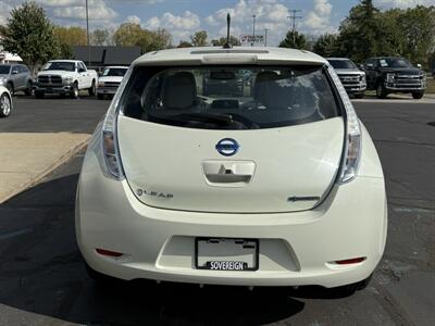 2011 Nissan LEAF SV   - Photo 5 - Flushing, MI 48433