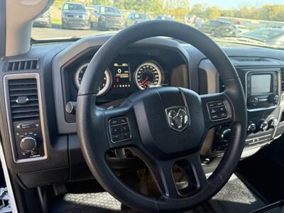 2014 RAM 1500 Tradesman Crew Cab 4X4 - Photo 11 - Flushing, MI 48433